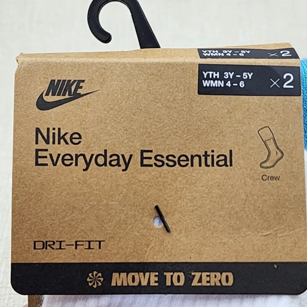 Nike Youth 4 Pack Everyday Essential Crew Socks - S